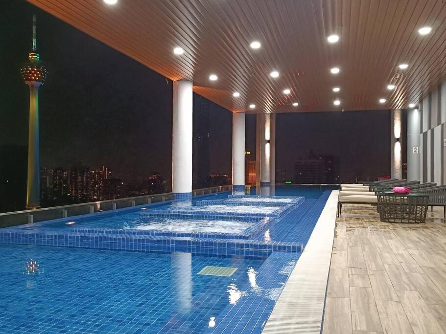 Cl 30A Super Kl View Infinity Pool Klcc Apartment Kuala Lumpur Exterior photo